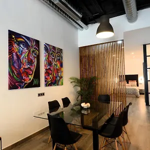 Fabrica Del Lujo En El Centro De Apartamento